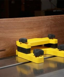 Budget ❤️ VERTICAL FEATHERBOARD ATTACHMENT W/RISER 🔥 -Woodworking machine Store B3036 2 org.1435548084